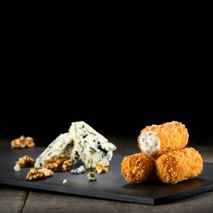 Croquetas queso azul nueces