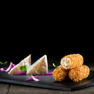 CROQUETAS BACALAO Y CEBOLLA CARAMELIZADA